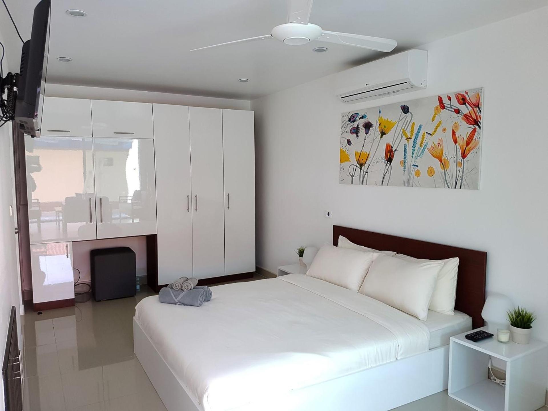 Beachside 3-Bedroom Townhouse W Private Pool At 70 Meters From Beach Ban Bang Po Екстериор снимка